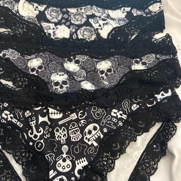 Morvia 3pk lace trim goth Skater Emo Goth panties M Blk & White Flower Skull - Picture 1 of 13